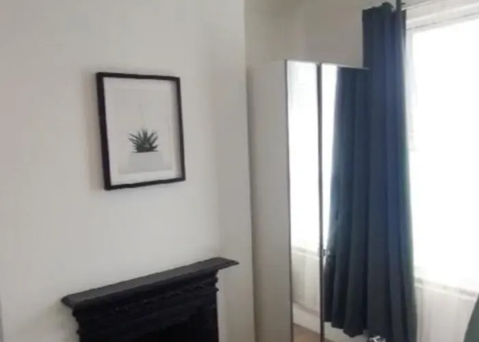 Charming Tower Bridge Apartment