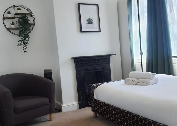 Charming Tower Bridge Apartment